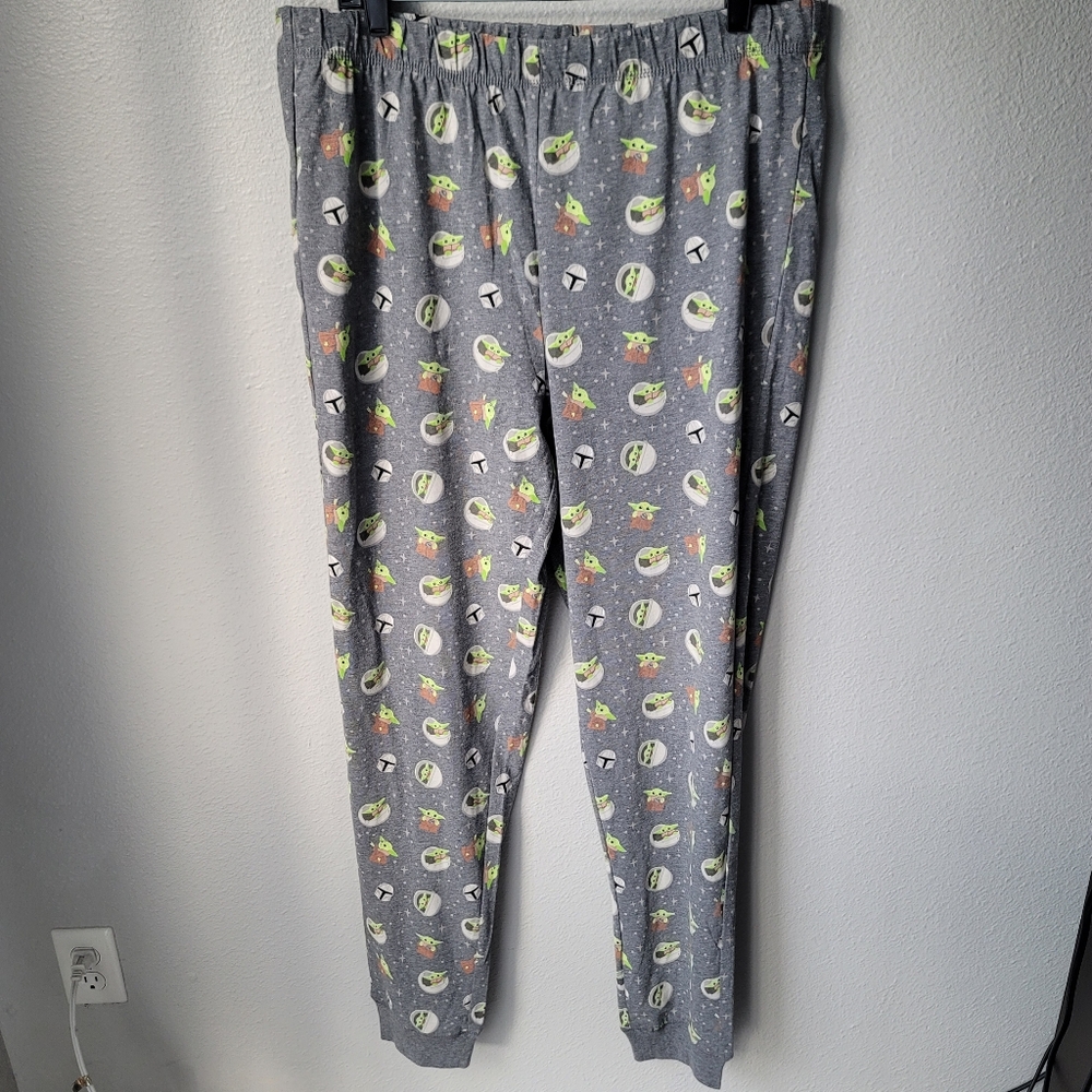 Star Wars Grogu and Din Djarin Madalorian Pajama Pants Large In Grey NEW